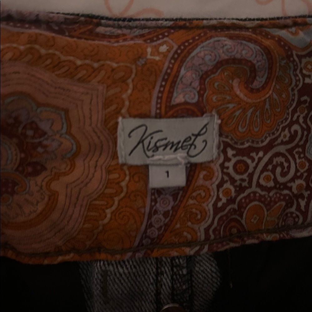 Kismet Dark Low-Rise Denim Shorts with Paisley Inner Waistband - Picture 3 of 5